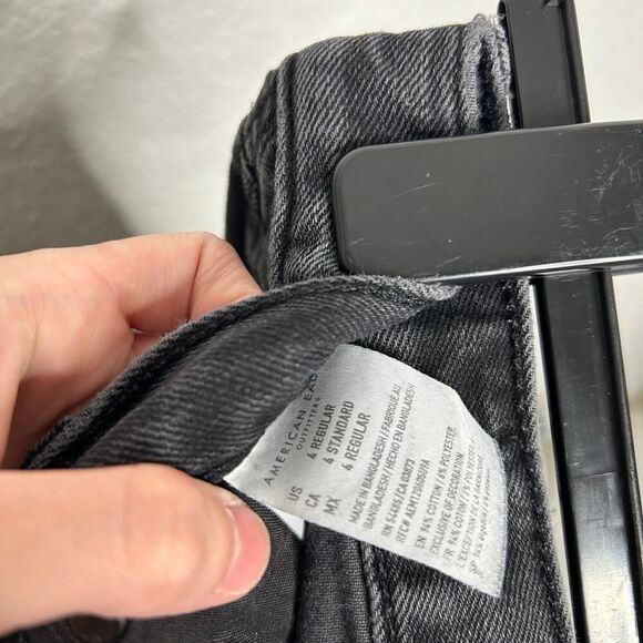 Womans Black Relaxed  Mom Jeans Size 4 - Picture 6 of 7